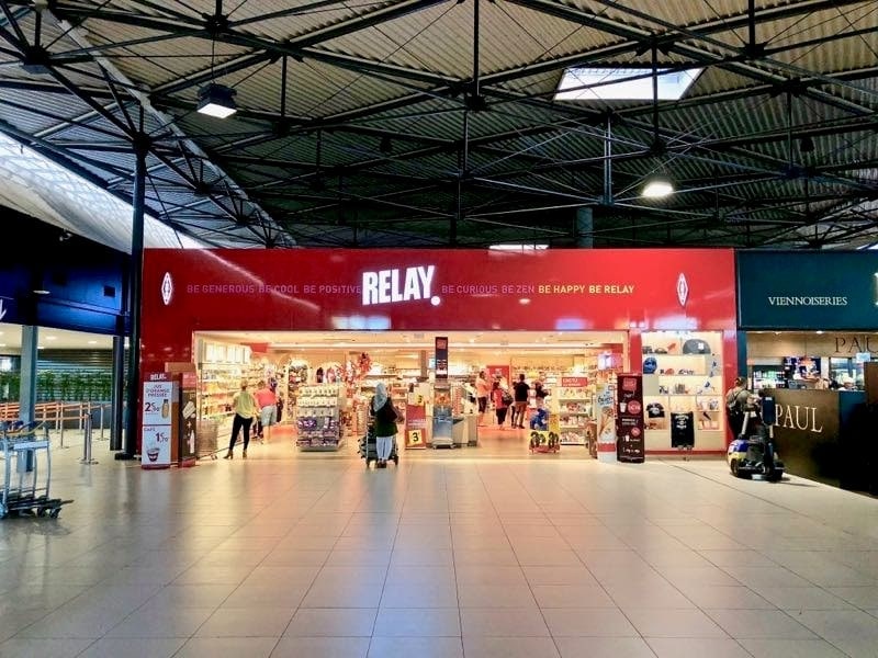 Mua sim châu âu ở cửa hàng Relay